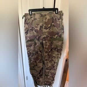 Abercrombie & Fitch Women's Camouflage Cargo Pants